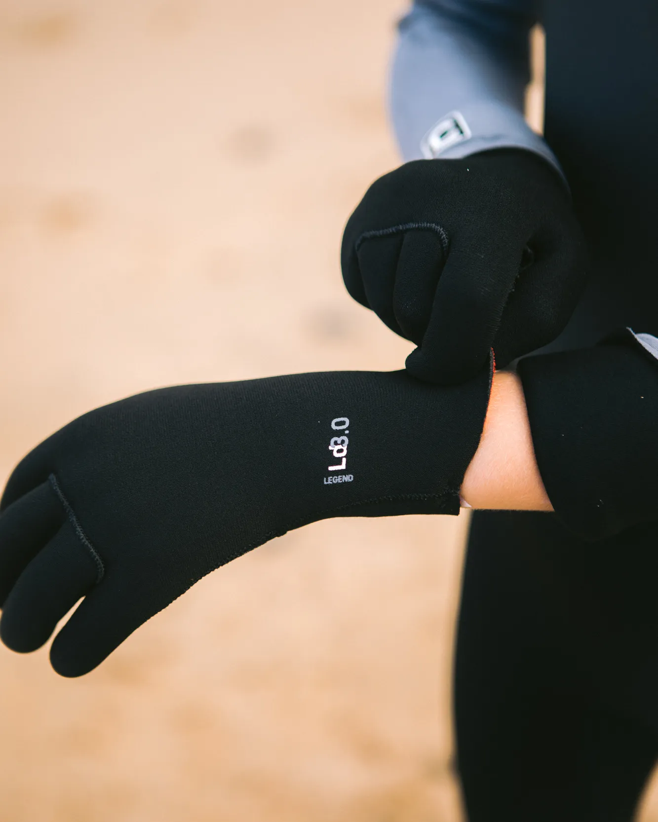 Junior Legend 3mm Wetsuit Gloves in Black